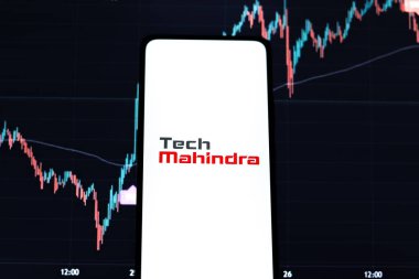 Batı Bangal, Hindistan - 09 Ekim 2021: Telefon ekranında Tech Mahindra logosu.