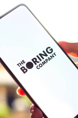 Batı Bangal, Hindistan - 09 Ekim 2021: Telefon ekranındaki Sıkıcı Şirket logosu.