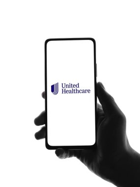 Batı Bangal, Hindistan - 09 Ekim 2021: Telefon ekranında Birleşik Sağlık Logosu.