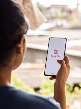Assam, Hindistan - 22 Ağustos 2020: Telefon ekranı görüntüsünde BeautyPlus logosu.