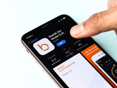 Assam, Hindistan - 30 Mart 2021: Telefon ekranında Beddit logosu.