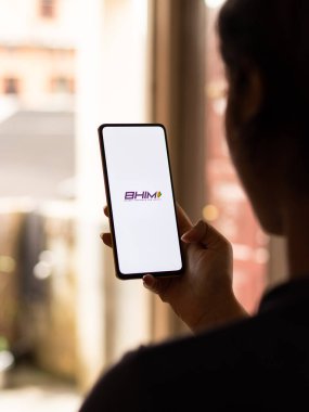 Assam, Hindistan - 18 Eylül 2020: Telefon ekranında Bhim upi logosu.