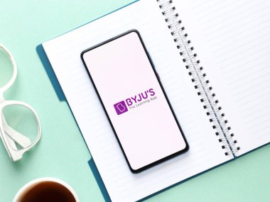 Assam, Hindistan - 8 Mayıs 2020 Byju 's, öğrenme uygulaması.
