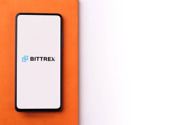 Assam, Hindistan - 10 Mart 2021: Telefon ekranı görüntüsünde Bittrex logosu.