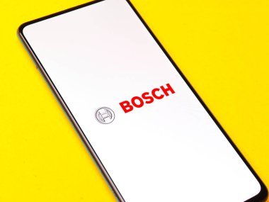 Assam, Hindistan - 15 Ocak 2020: Telefon ekranı görüntüsünde Bosch logosu.