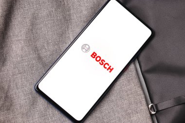 Assam, Hindistan - 15 Ocak 2020: Telefon ekranı görüntüsünde Bosch logosu.