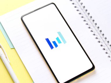 Assam, Hindistan - 12 Eylül 2020: Telefon ekranı görüntüsünde bayt dans logosu.