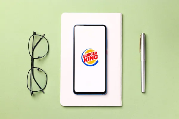 印度阿萨姆 2020年12月20日 手机屏幕图像上的汉堡王标志 — 图库照片