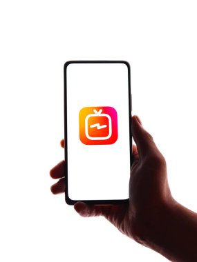 Batı Bangal, Hindistan - 11 Kasım 2021: Telefon ekranı görüntüsünde IGTV logosu.