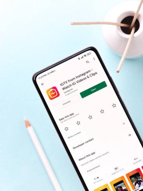 Batı Bangal, Hindistan - 11 Kasım 2021: Telefon ekranı görüntüsünde IGTV logosu.