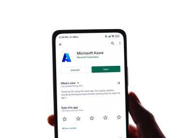 Batı Bangal, Hindistan - 11 Kasım 2021: Telefon ekranında Microsoft Azure logosu.