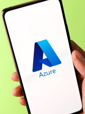 Batı Bangal, Hindistan - 11 Kasım 2021: Telefon ekranında Microsoft Azure logosu.