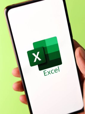Assam, Hindistan - 6 Eylül 2020: Microsoft telefon ekranı görüntüsünde logodan üstündür.