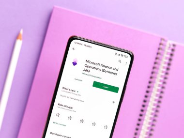 Batı Bangal, Hindistan - 11 Kasım 2021: Microsoft Finans logosu telefon ekranı görüntüsünde.