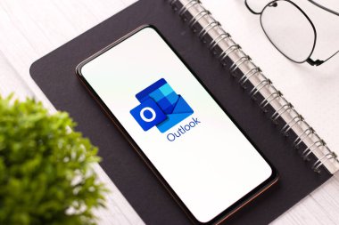 Assam, Hindistan - 19 Nisan 2021: Telefon ekranındaki görüntü logosu.