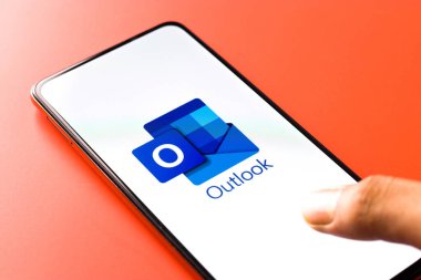 Assam, Hindistan - 19 Nisan 2021: Telefon ekranındaki görüntü logosu.