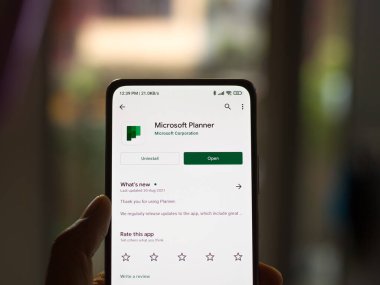 Batı Bangal, Hindistan - 11 Kasım 2021: Microsoft planlayıcı logosu telefon ekranı görüntüsünde.