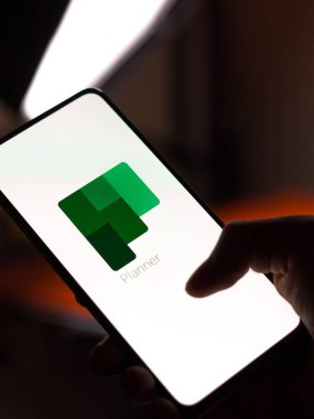 Batı Bangal, Hindistan - 11 Kasım 2021: Microsoft planlayıcı logosu telefon ekranı görüntüsünde.