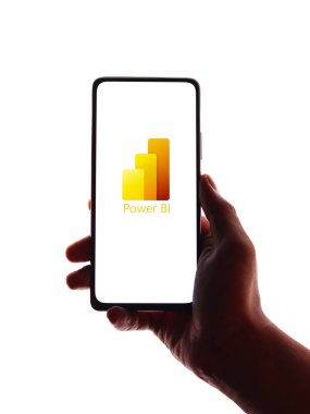 Batı Bangal, Hindistan - 11 Kasım 2021: Microsoft Power BI logosu telefon ekranı görüntüsünde.