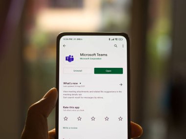 Batı Bangal, Hindistan - 11 Kasım 2021: Microsoft ekiplerinin logosu telefon ekranı görüntüsünde.