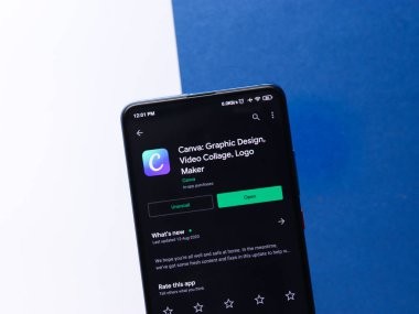 Assam, Hindistan - 22 Ağustos 2020: Telefon ekranında Canva logosu.