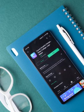 Assam, Hindistan - 22 Ağustos 2020: Telefon ekranında Canva logosu.
