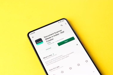 Assam, Hindistan - 10 Nisan 2021: Telefon ekranı görüntüsünde Belge Tarayıcı logosu.