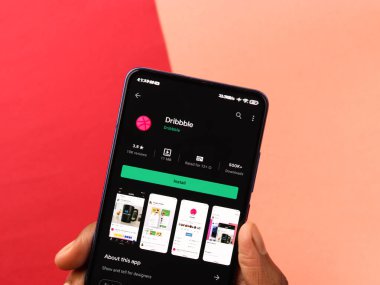 Assam, Hindistan - 15 Ocak 2020: Telefon ekranı görüntüsünde sürülebilir logo.