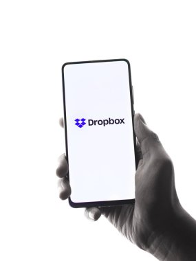 Assam, Hindistan - 10 Nisan 2021: Telefon ekranı görüntüsünde Dropbox logosu.