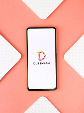 Assam, Hindistan - 12 Eylül 2020: Dubsmago telefon ekranı görüntüsü.
