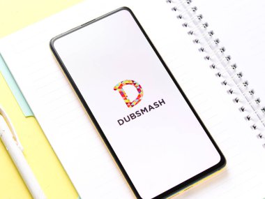 Assam, Hindistan - 12 Eylül 2020: Dubsmago telefon ekranı görüntüsü.