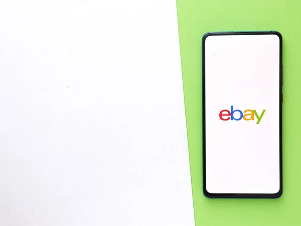 アッサム インド 2020年9月12日 携帯電話の画面上のストック画像上のEbayロゴ — ストック写真