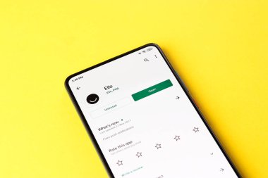 Assam, Hindistan - 10 Nisan 2021: Telefon ekranındaki logo.