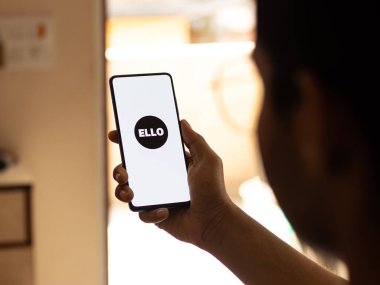 Assam, Hindistan - 10 Nisan 2021: Telefon ekranındaki logo.