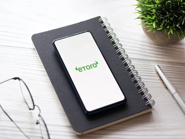 Assam India February 2021 Etoro Logo Phone Screen Stock Image — 스톡 사진