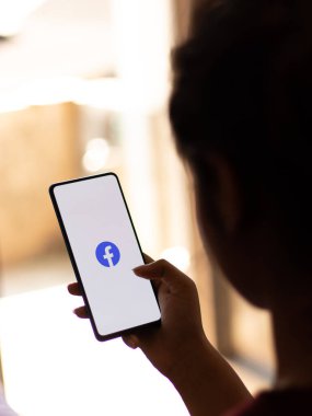 Assam, Hindistan - 09 Haziran 2020: Facebook en büyük sosyal medya platformu.