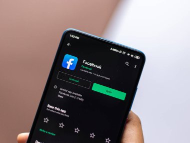 Assam, Hindistan - 09 Haziran 2020: Facebook en büyük sosyal medya platformu.