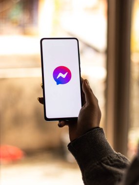 Assam, Hindistan - 5 Temmuz 2020: Facebook kuryesi ücretsiz mesaj ve görüntülü sohbet uygulaması.