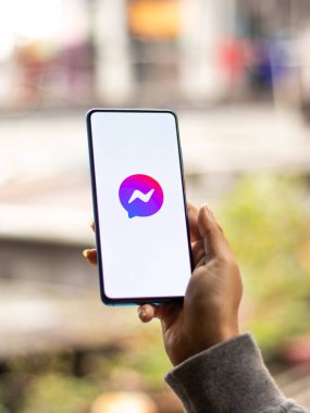 Assam, Hindistan - 5 Temmuz 2020: Facebook kuryesi ücretsiz mesaj ve görüntülü sohbet uygulaması.