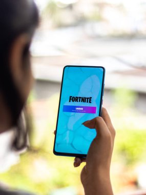 Assam, Hindistan - 28 Temmuz 2020: Fortnite destansı oyunların geliştirdiği online bir oyun.
