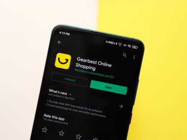 Assam, Hindistan - 14 Temmuz 2020: Çevrimiçi alışveriş uygulaması.