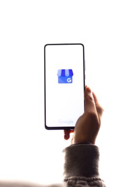 Assam, Hindistan - 31 Ocak 2021: Google My Business logosu telefon ekranı görüntüsü.