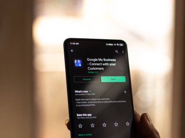 Assam, Hindistan - 31 Ocak 2021: Google My Business logosu telefon ekranı görüntüsü.