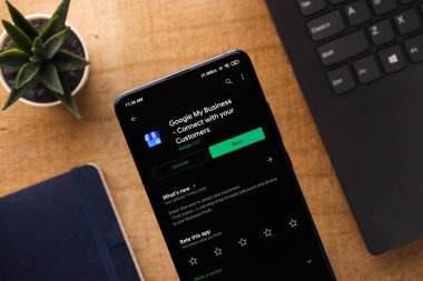 Assam, Hindistan - 31 Ocak 2021: Google My Business logosu telefon ekranı görüntüsü.