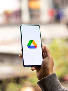 Assam, Hindistan - 31 Ocak 2021: Google Drive logosu telefon ekranı görüntüsü.