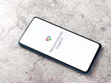 Assam, Hindistan - 22 Ağustos 2020: Google telefon ekranı görüntüsüne uygun logo.