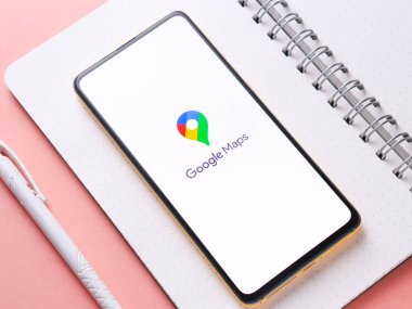 Assam, Hindistan - 24 Eylül 2020: Telefon ekranındaki yeni logo haritası.