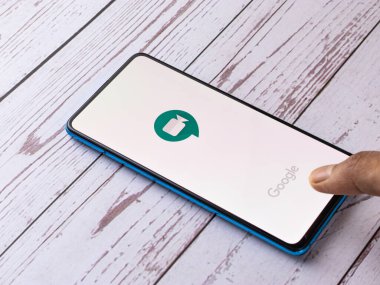 Assam, Hindistan - 31 Ocak 2021: Google toplantı logosu telefon ekranı görüntüsü.