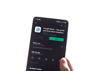 Assam, Hindistan - 31 Ocak 2021: Telefon ekranı görüntüsünde Google haber logosu.