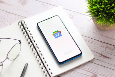 Assam, Hindistan - 31 Ocak 2021: Telefon ekranı görüntüsünde Google haber logosu.